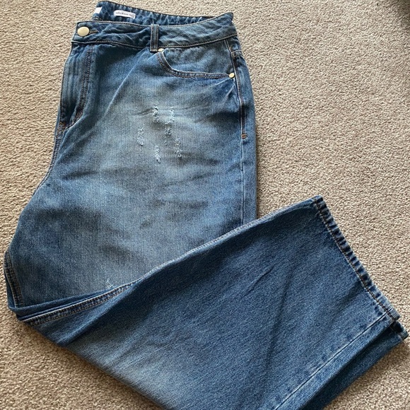 Jeans - Picture 3 of 4